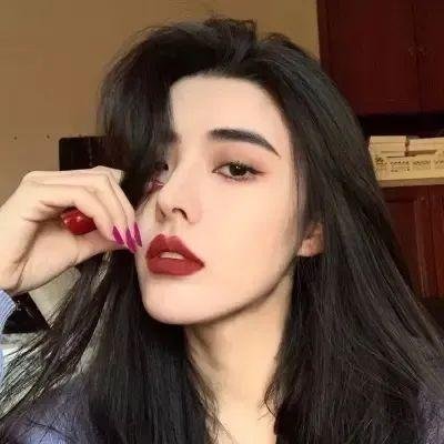 只在那里发光
