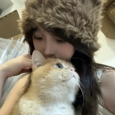 穿着旗袍的女孩